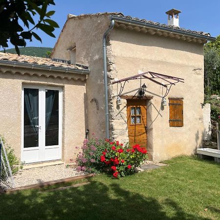 Cabanon Entoure De Montagnes Et D'Oliviers Villa Nyons Dış mekan fotoğraf