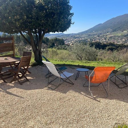 Cabanon Entoure De Montagnes Et D'Oliviers Villa Nyons Dış mekan fotoğraf