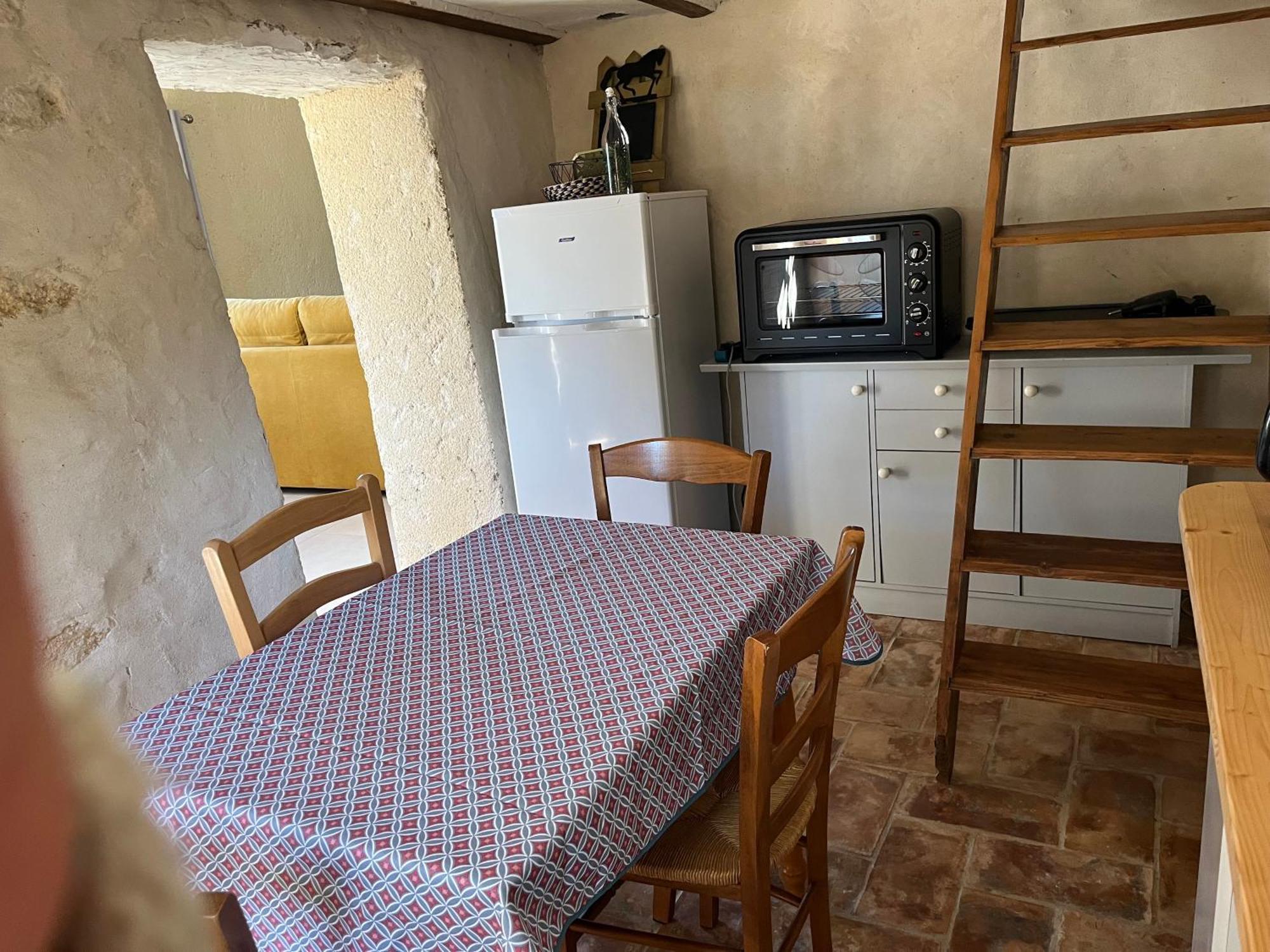 Cabanon Entoure De Montagnes Et D'Oliviers Villa Nyons Dış mekan fotoğraf