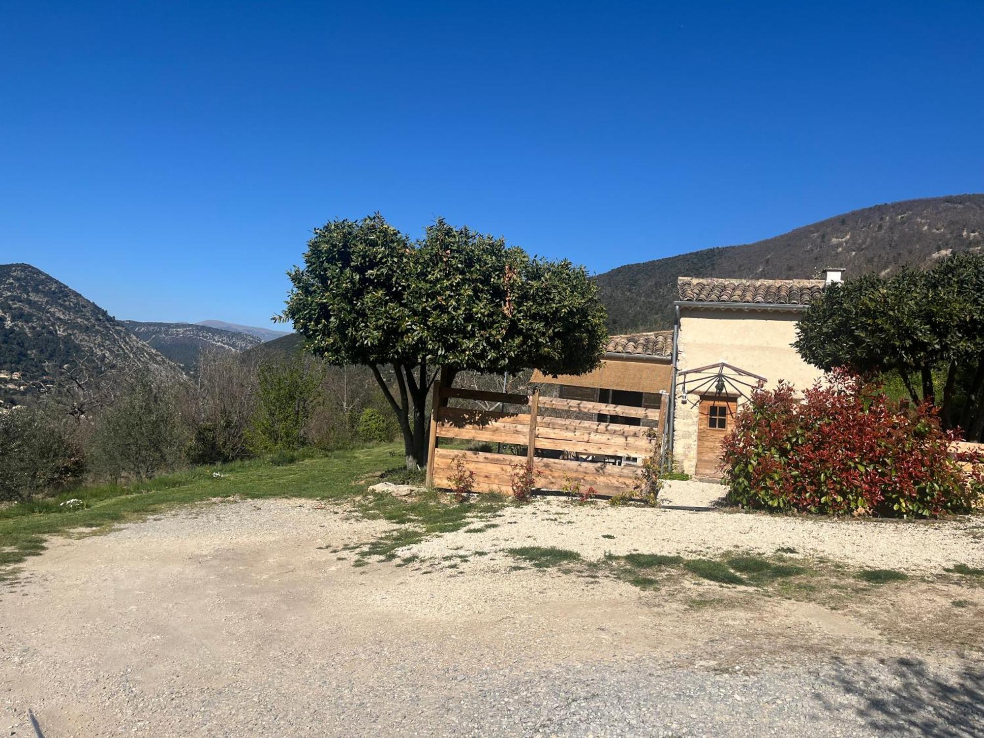 Cabanon Entoure De Montagnes Et D'Oliviers Villa Nyons Dış mekan fotoğraf