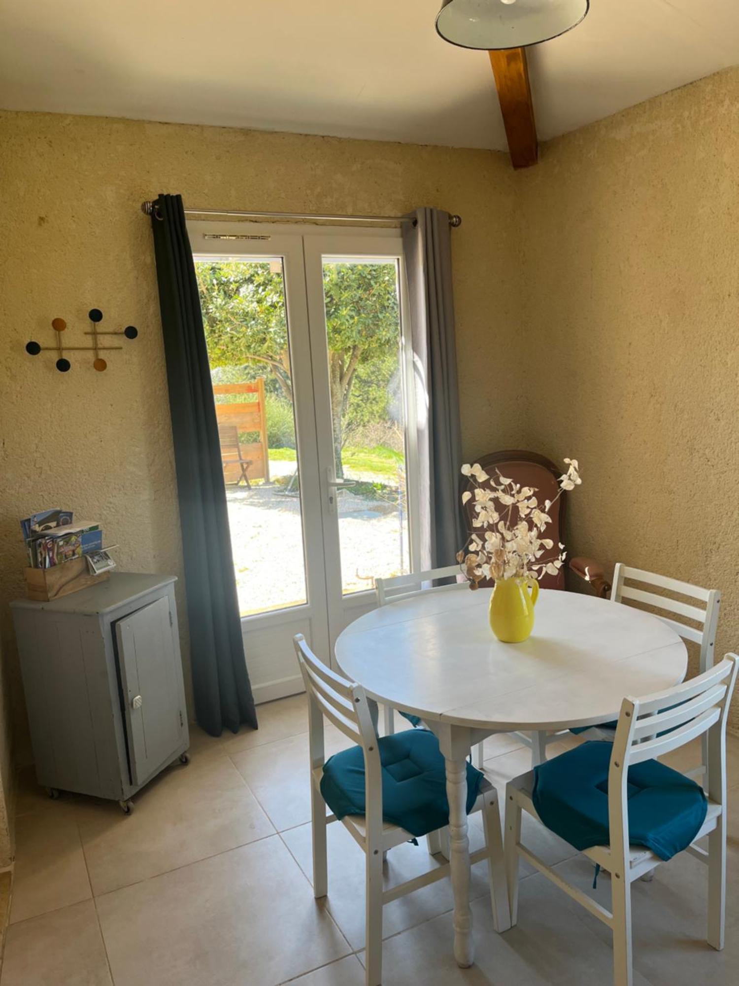 Cabanon Entoure De Montagnes Et D'Oliviers Villa Nyons Dış mekan fotoğraf