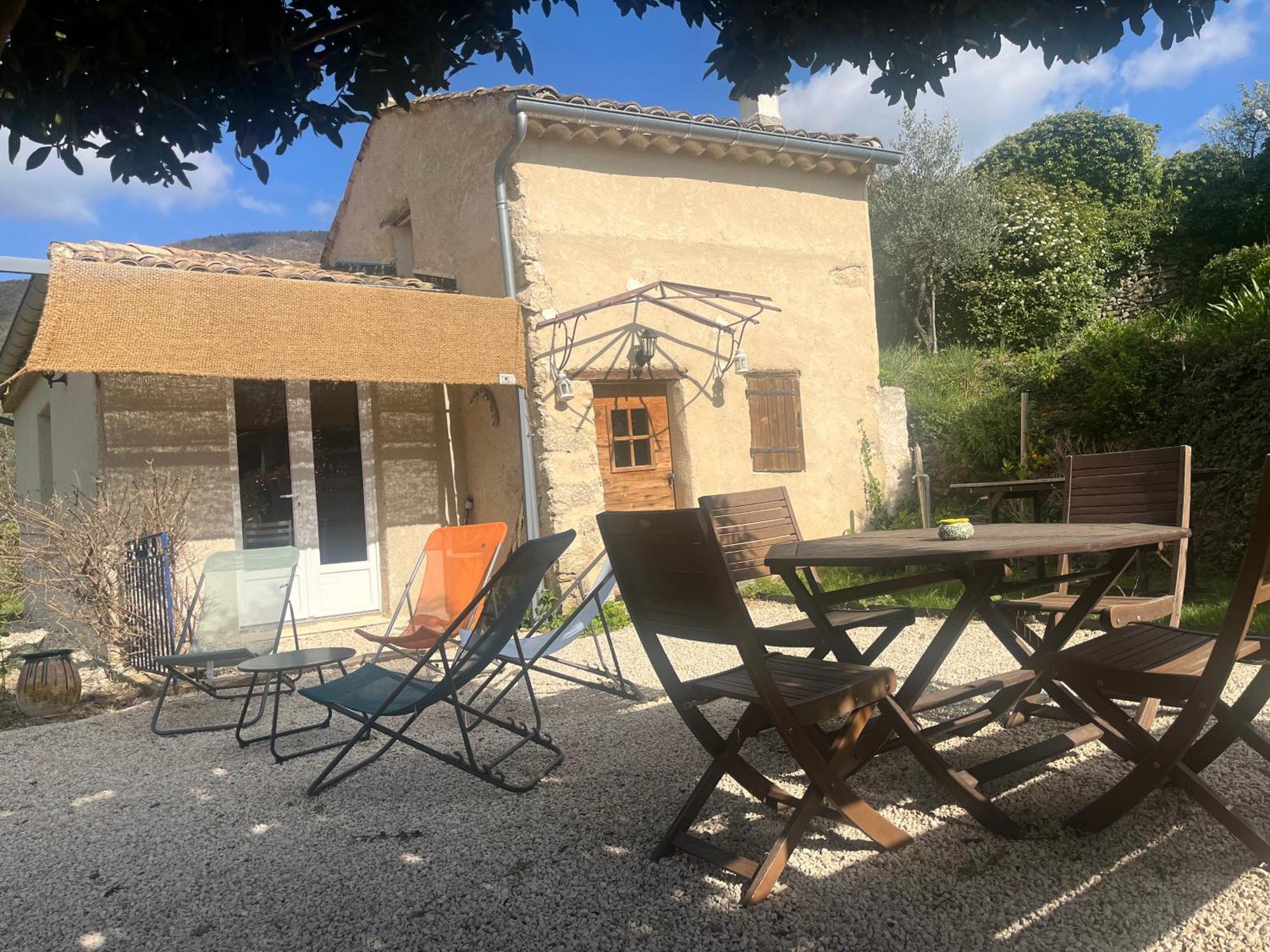 Cabanon Entoure De Montagnes Et D'Oliviers Villa Nyons Dış mekan fotoğraf